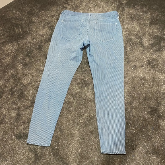 Old Navy Blue Pinstriped Skinny Jeans - Picture 2 of 3